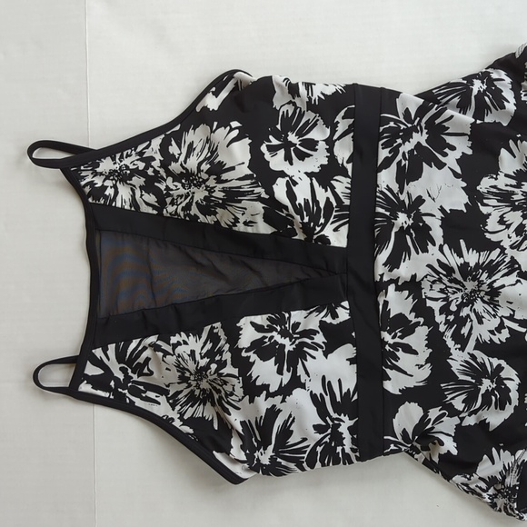Time and Tru Mesh Floral One Piece Swimsuit XL Black White FLAW 16/18 - Picture 5 of 16